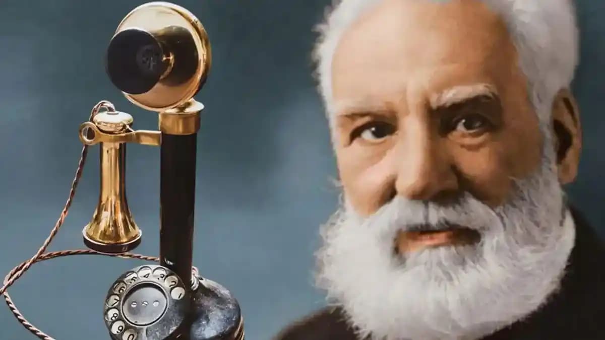 İlk akıllı telefon IBM Simon'un icadı ve teknolojik evrimdeki önemi