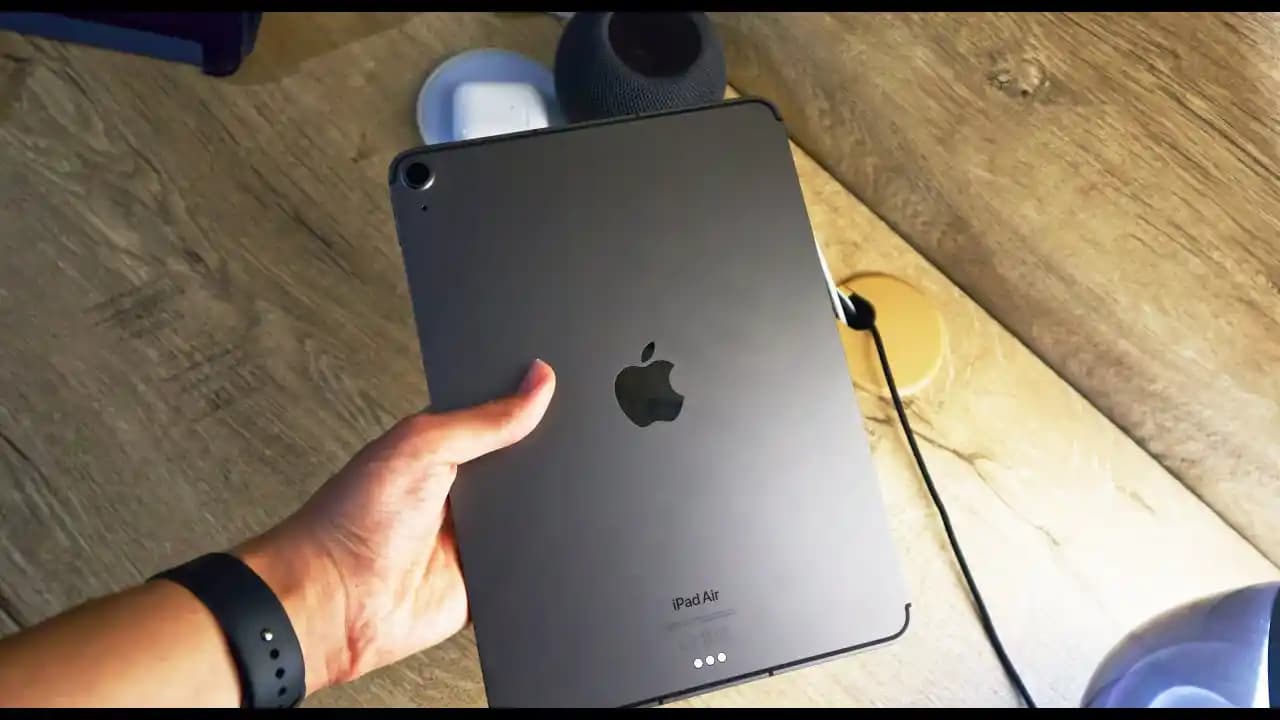iPad Air: Hafif ve Güçlü Tasarımıyla Çok Yönlü Kullanım Sunan Tablet