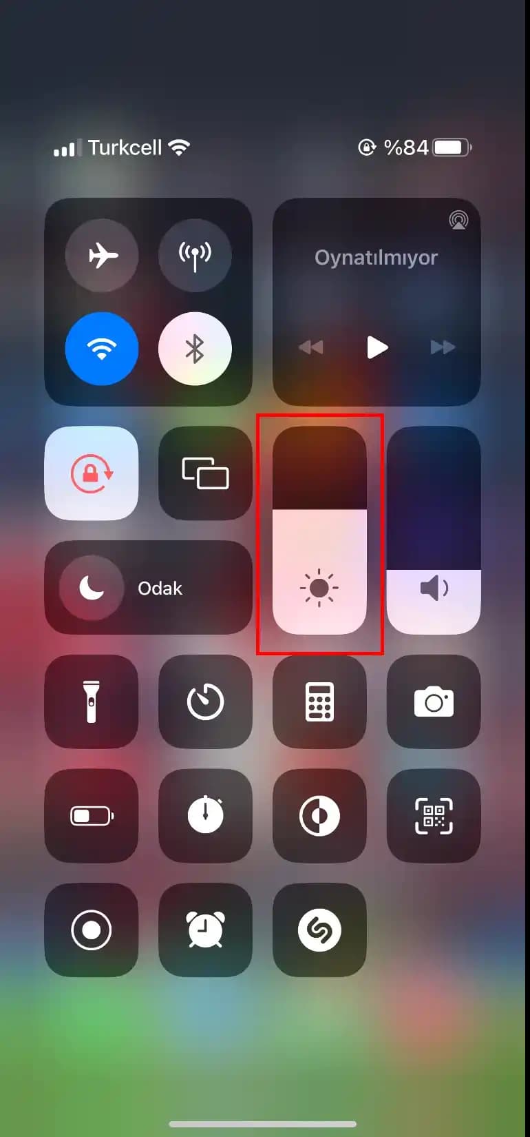 iPhone Ekran Neden Sarı Görünür ve Çözüm Yolları Hakkında Detaylı Bilgi