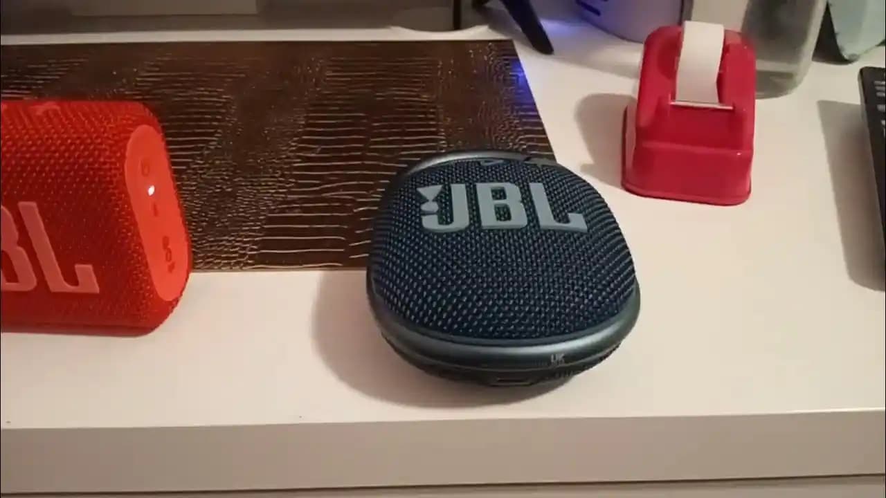 JBL Go Essential ve Clip 4 Taşınabilir Bluetooth Hoparlörlerin Karşılaştırması