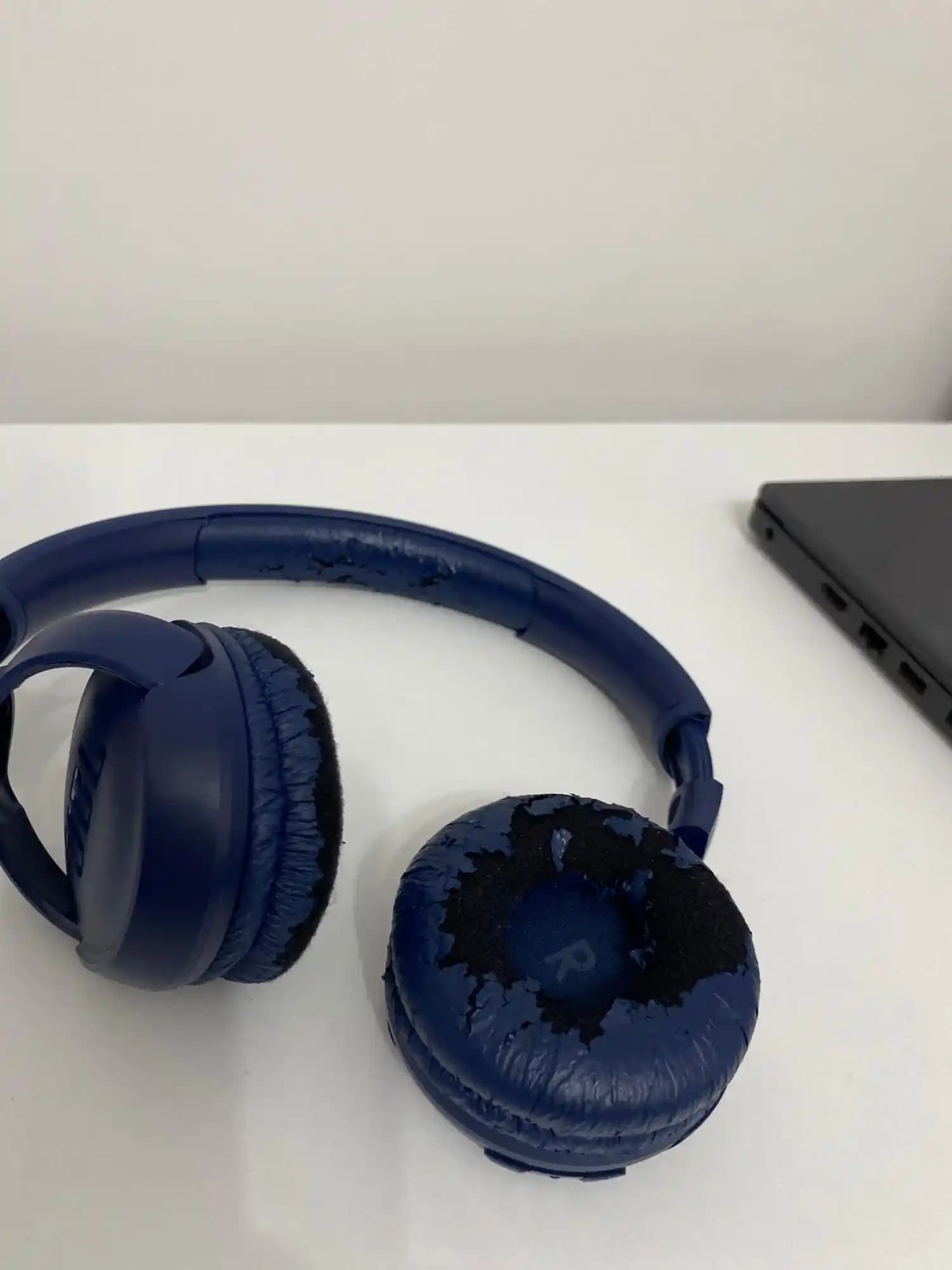 JBL Kulaklık ve Ses Sistemlerinde Soyulma Problemi Nedenleri ve Çözüm Yolları