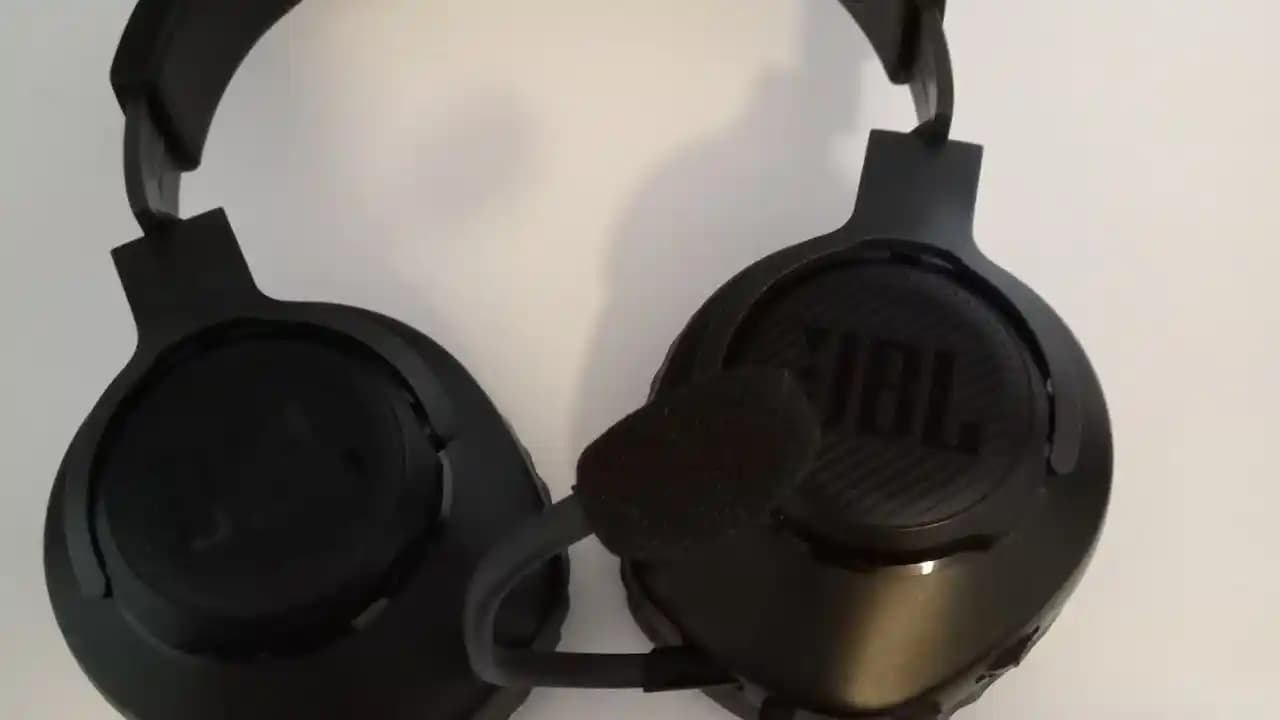 JBL Quantum 100 İncelemesi: Oyun ve İletişim İçin Uygun Kablolu Kulaklık Seçenekleri