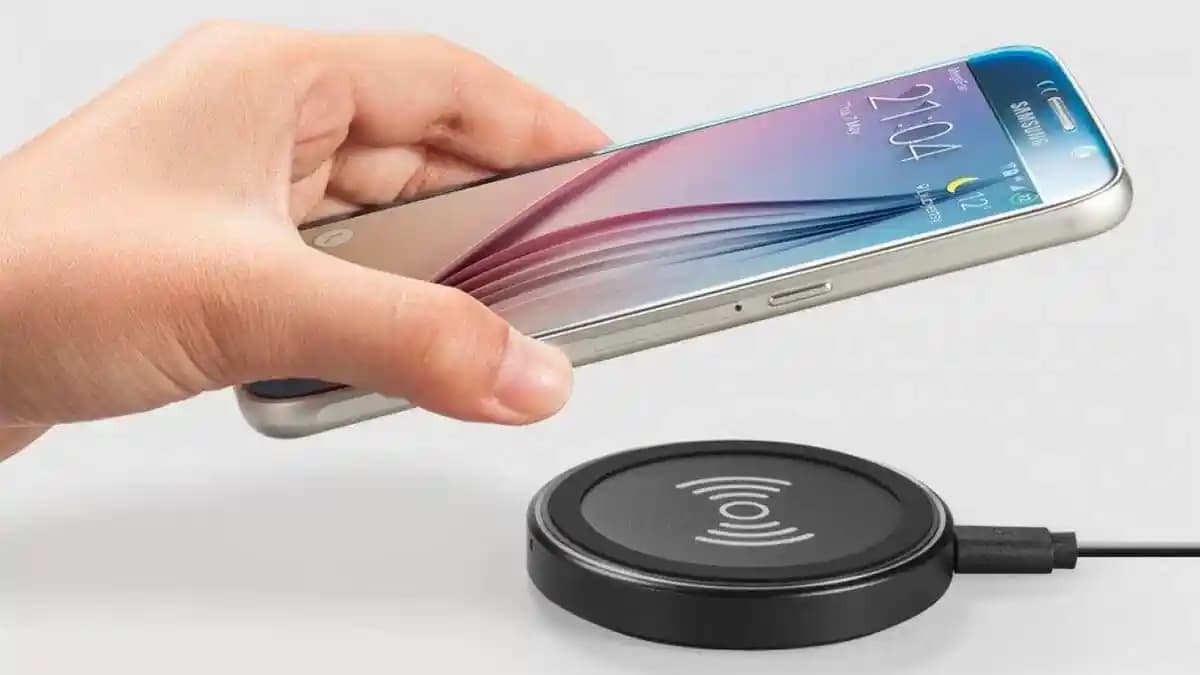 Kablosuz Şarj Özelliğine Sahip Akıllı Telefonlar ve Teknolojinin Gelişimi Hakkında Bilgi