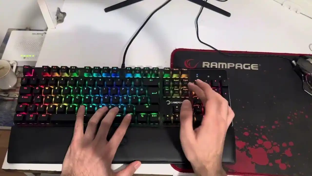 Klavye RGB Kapama ve Kontrol Yöntemleri: BIOS ve Tuş Kombinasyonlarıyla Hızlı Ayar