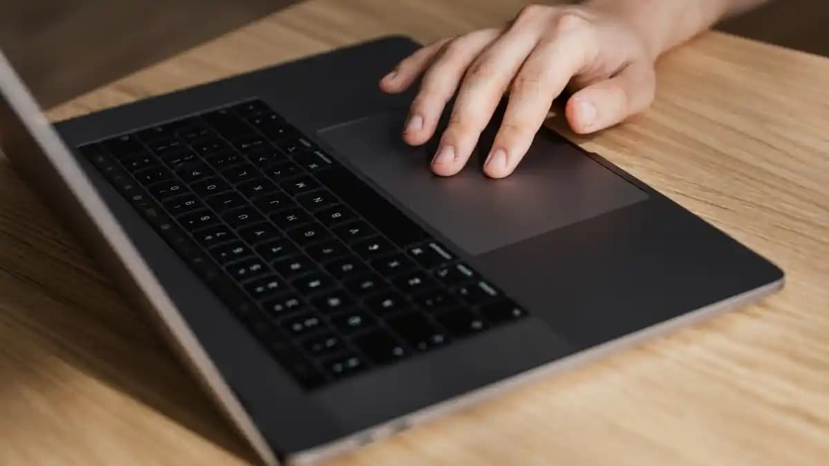Laptoplarda Dokunmatik Ekran Sorunları ve Çözüm Yolları Hakkında Kapsamlı Rehber