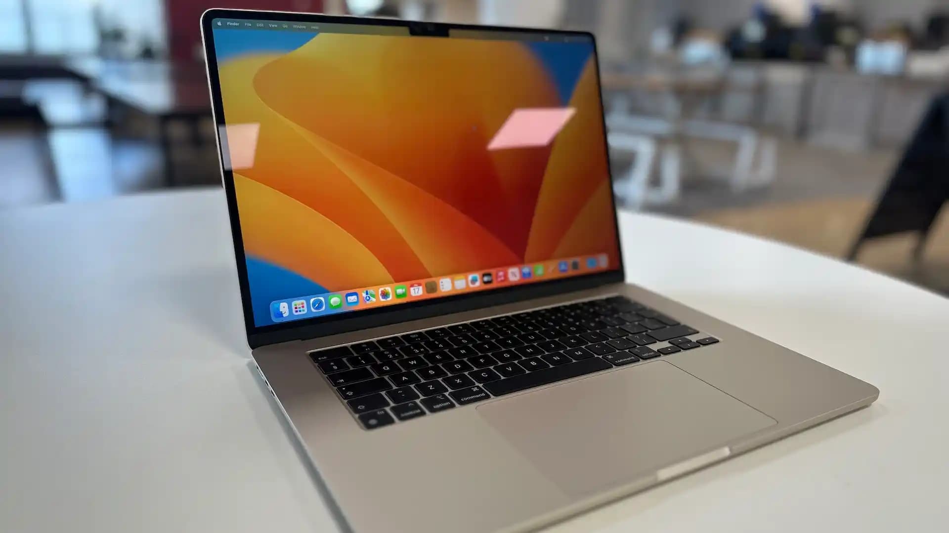 MacBook Air 15 İnç: Hafif ve Güçlü Tasarım ile Yüksek Performans Sunan Yeni Nesil Dizüstü Bilgisayar