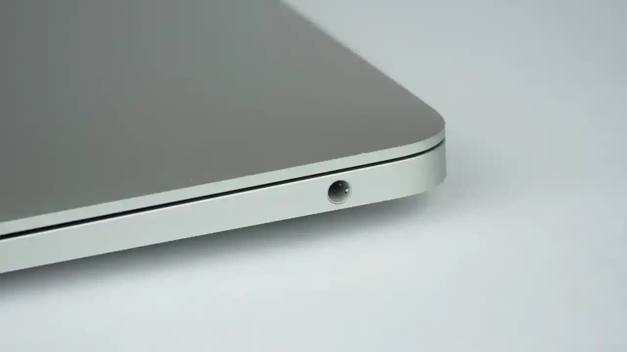 MacBook’larda Kulaklık Girişinin Güncel Durumu ve Kullanıcı Deneyimleri