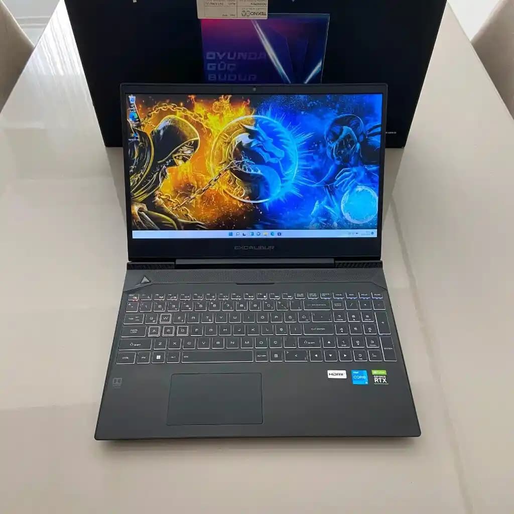 MSI Excalibur Oyun ve Profesyonel Kullanım İçin Tasarlanmış Güçlü Bilgisayar Kasası