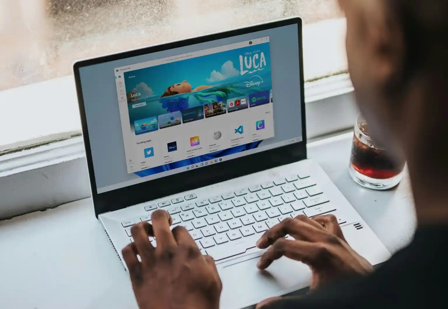 PC Tam Ekran Özelliği ve Kullanım Alanları: Görüntü Kalitesi ve Verimlilik Artırıcı Faydalar