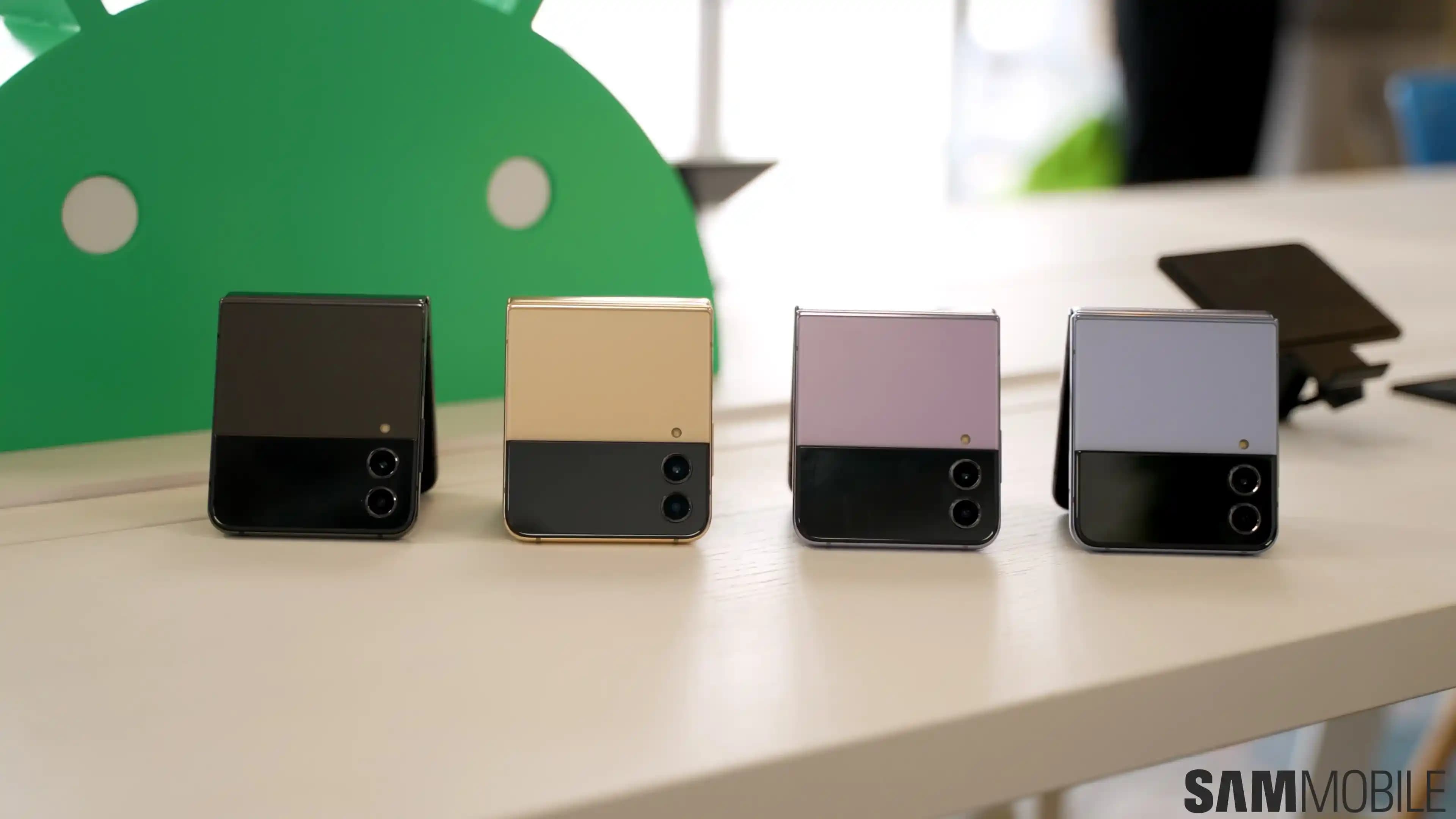 Samsung Galaxy Z Flip 4: Katlanabilir Telefon Teknolojisinde Güncel ve Şık Bir Seçenek