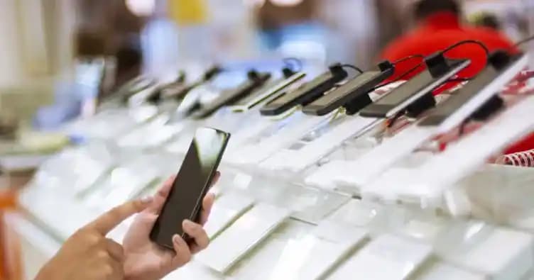 Telefon Arka Yüzeyleri: Malzeme, Tasarım ve Gelecekteki Trendler Hakkında Güncel Bilgiler