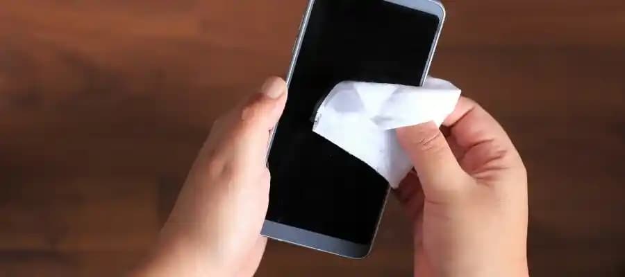 Telefon Deliklerini Temizleme Yöntemleri ve Dikkat Edilmesi Gerekenler