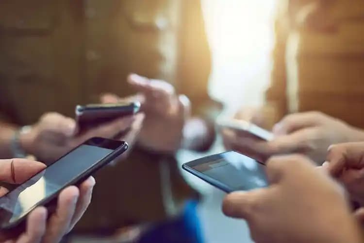 Telefon Ekran Görüntüsü Neden Bulanık Çıkar ve Çözüm Yöntemleri