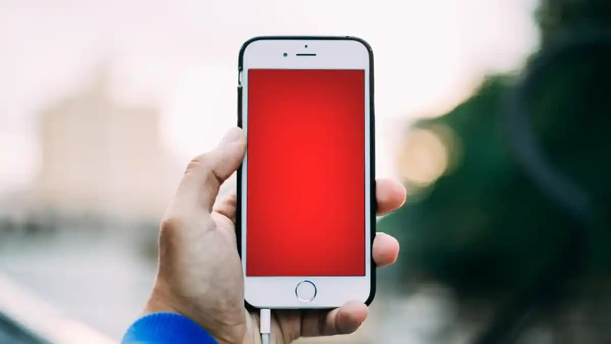 Telefon Ekranlarının Kırmızı Görünme Nedenleri ve Çözüm Yolları Hakkında Detaylı Bilgi