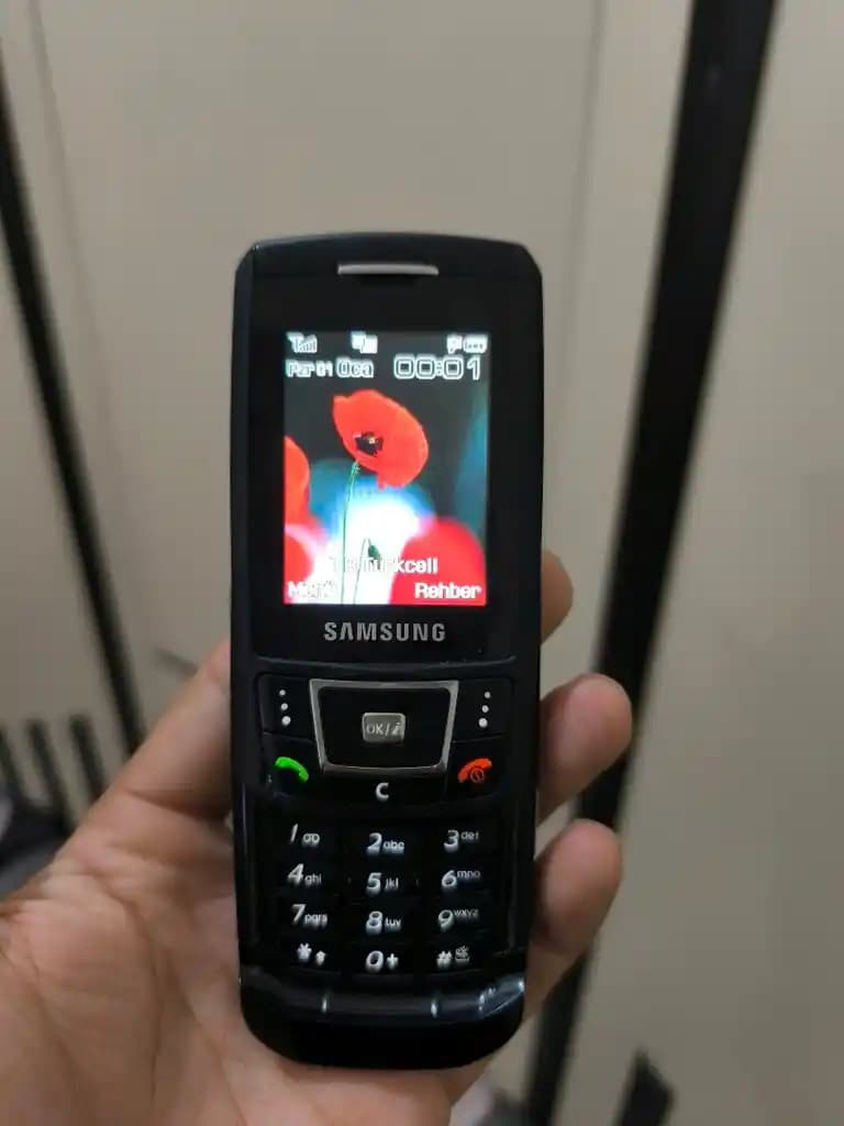 Tuşlu Kızaklı Telefonların Günümüzdeki Yeri ve Geleceği Analizi