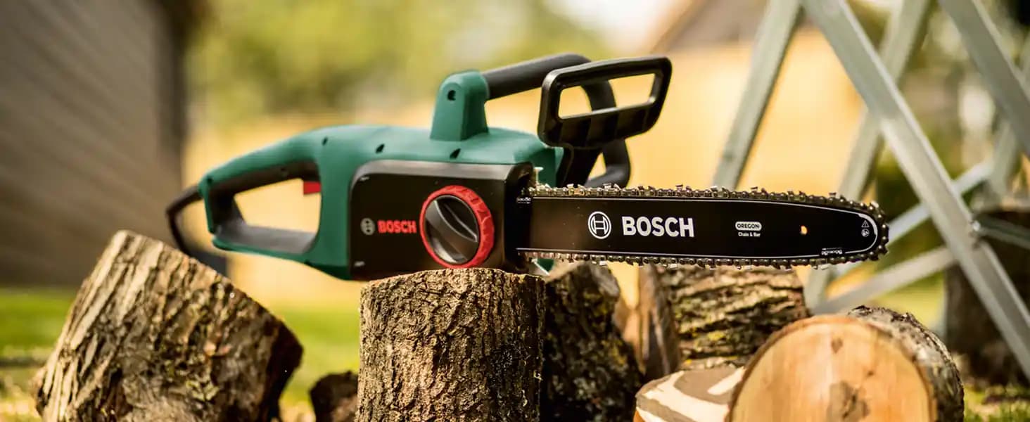 Bosch UniversalChain 40 Testere ile Güçlü ve Etkili Ağaç Kesim Çözümleri