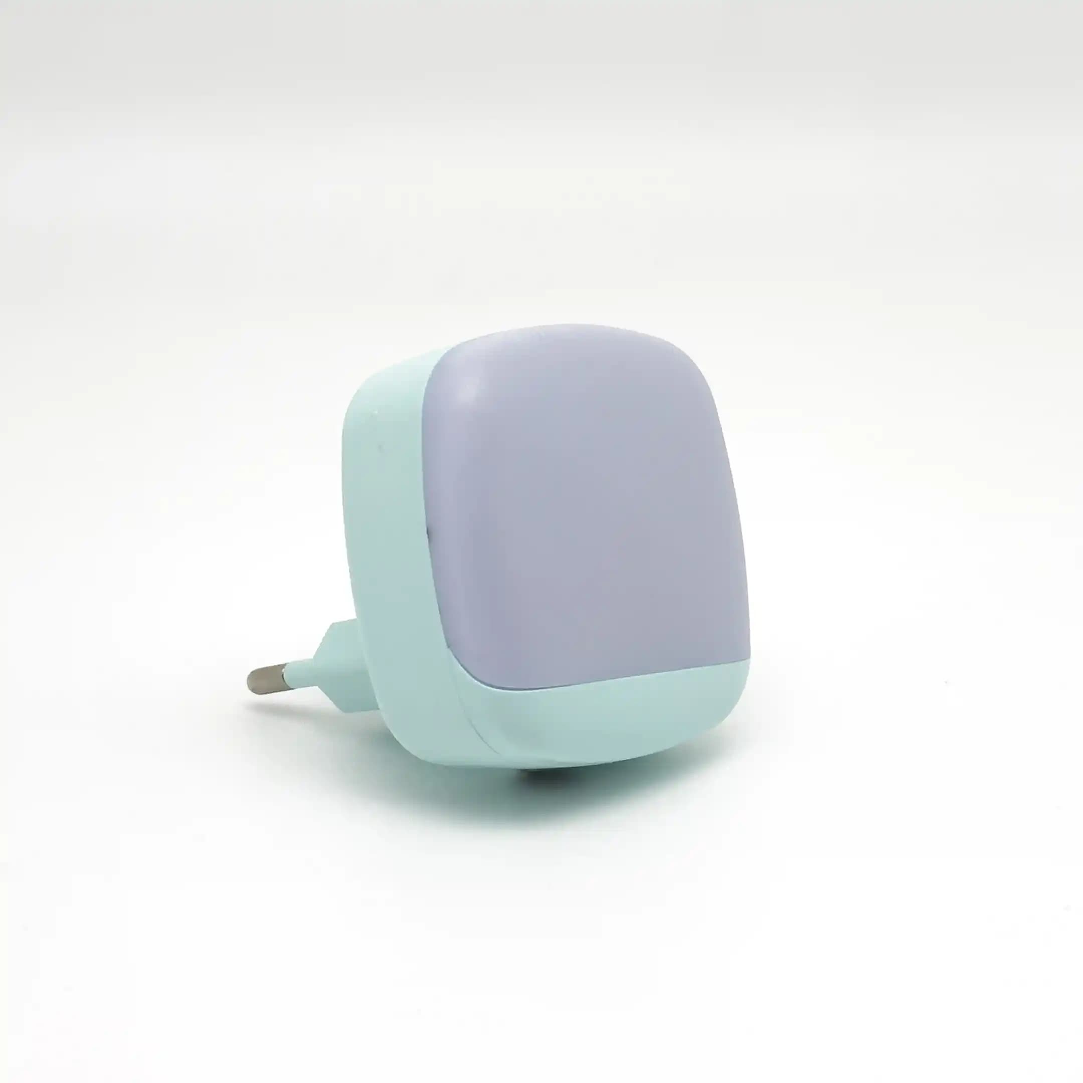 Gece Lambaları: Modern Tasarımlarla Atmosferinizi Yenileyen Aydınlatma Çözümleri