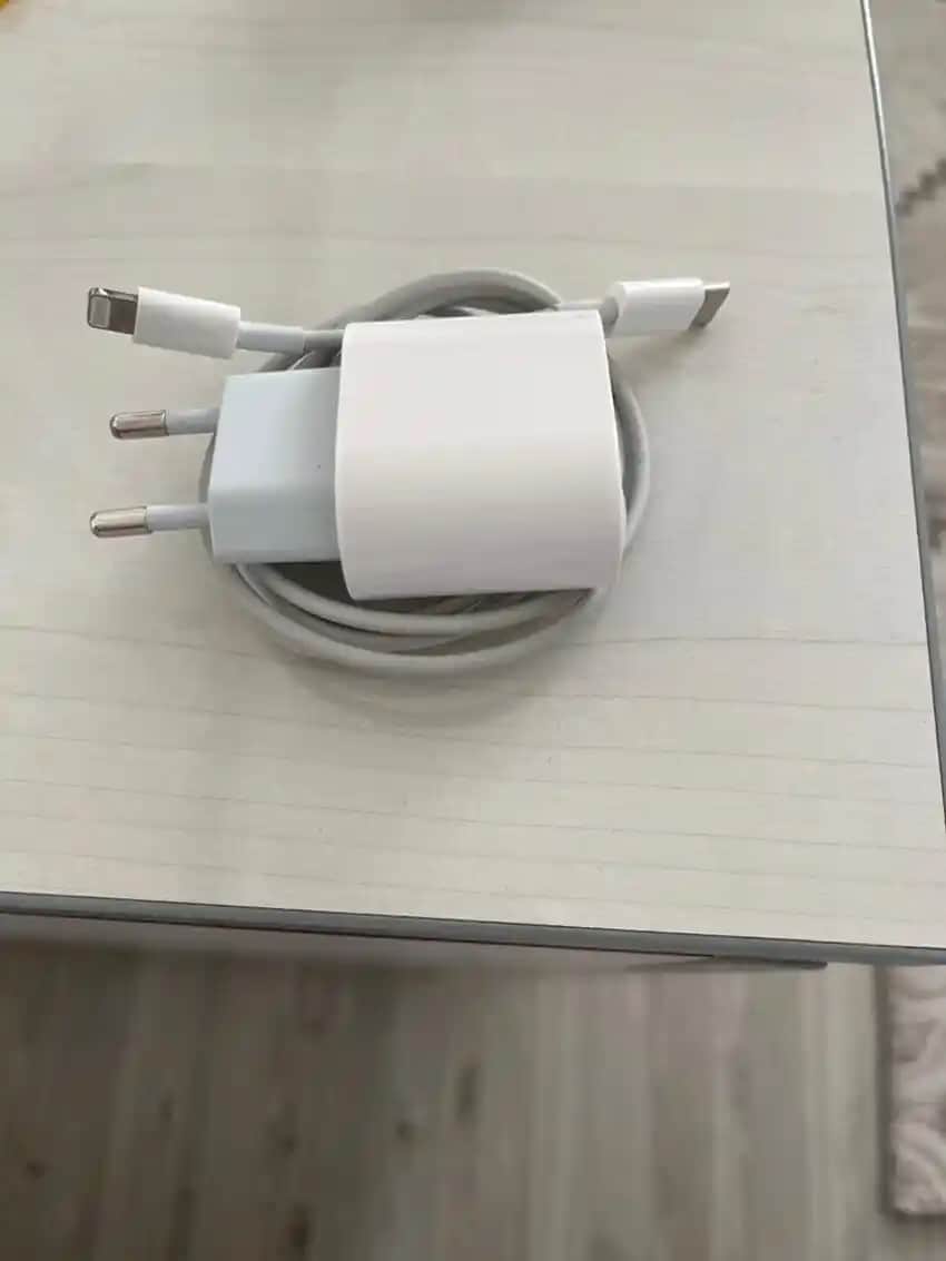 iPhone 13 için Güvenli ve Verimli Orijinal Şarj Aleti Seçenekleri ve Avantajları