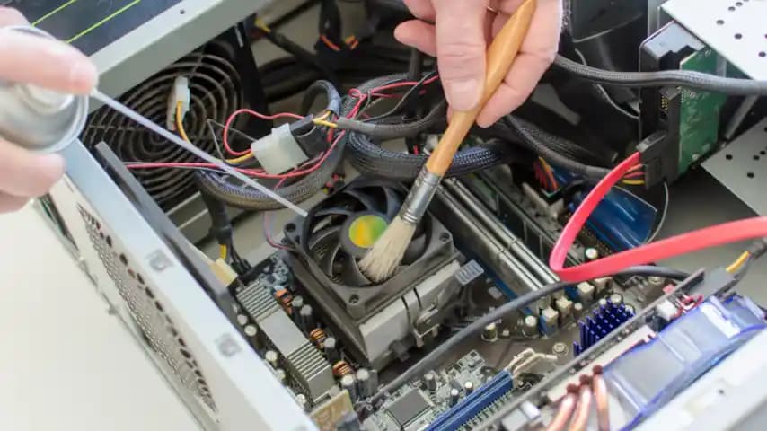 Elektronik Aksesuarları ve Kasa Temizliği Rehberi: Adım Adım Bakım ve Temizlik İpuçları
