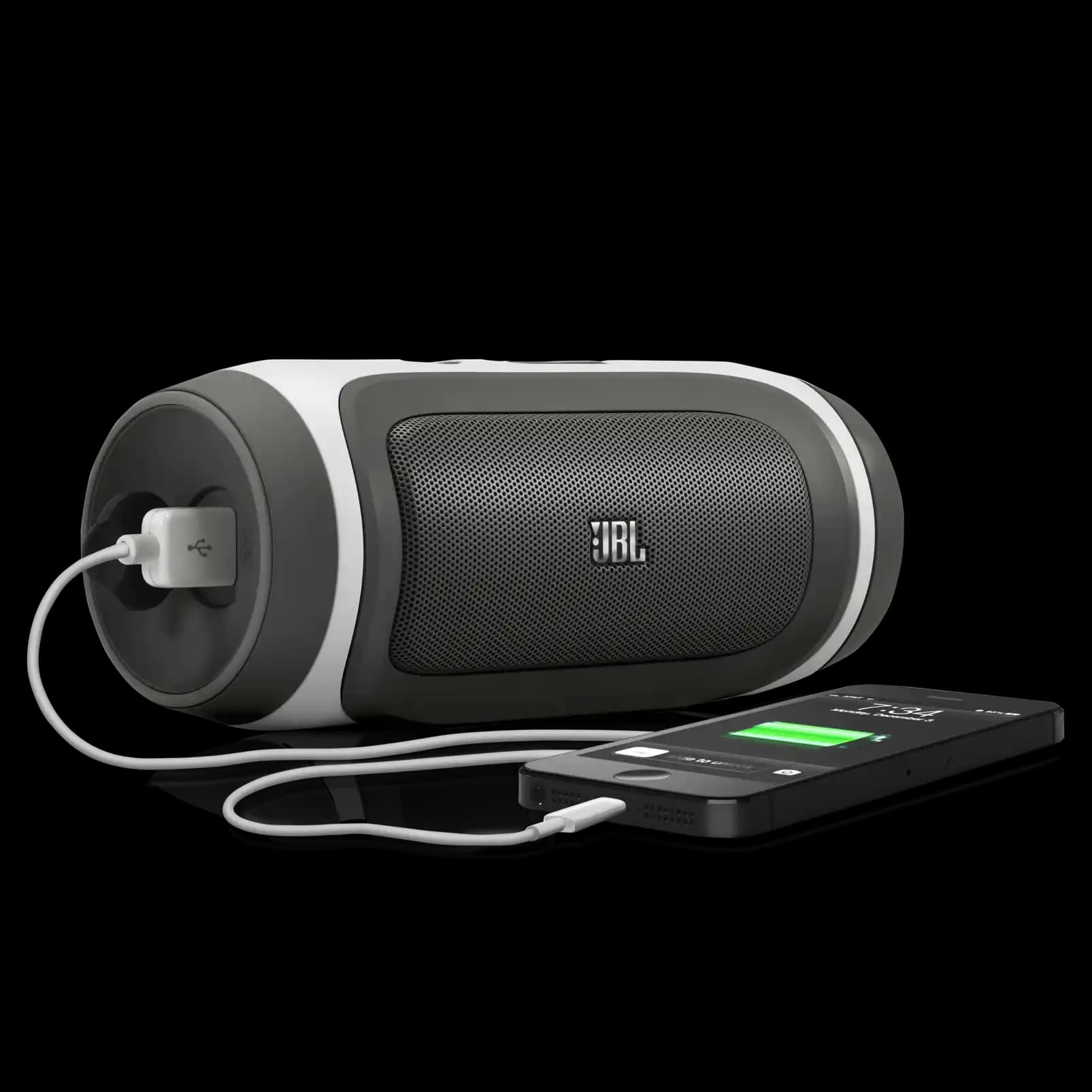 JBL Charge Serisi: Taşınabilir Ses Deneyiminde Güçlü ve Dayanıklı Çözümler