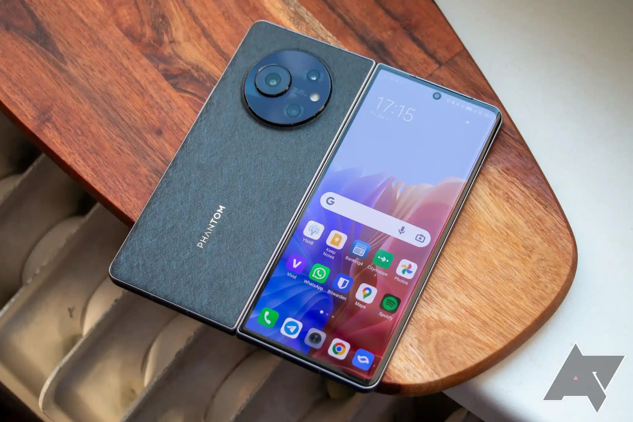 Tecno Phantom V Flip: Uygun Fiyatlı Katlanabilir Akıllı Telefon Seçenekleri ve Özellikleri