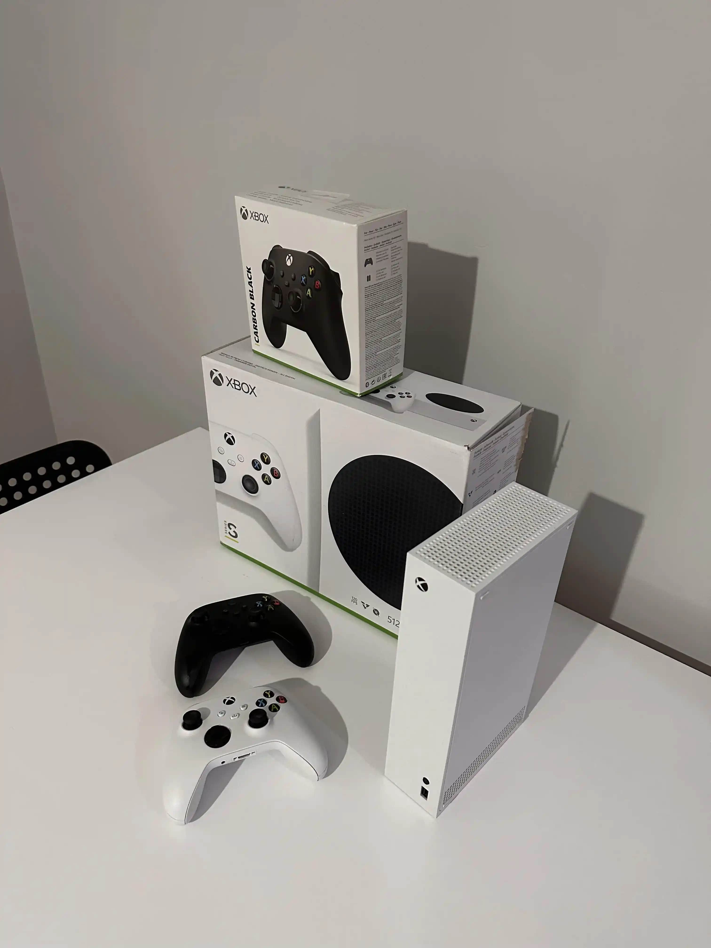Xbox Series S İçin En İyi Oyun Kontrolörleri ve Aksesuar Seçenekleri Rehberi