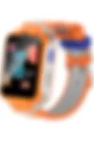 TCL Movetime MT42 Family Watch 2: Turuncu ve Pembe Akıllı Saat Karşılaştırması